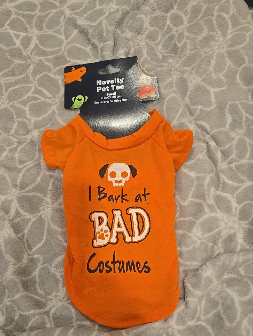 ❤️10/$10 New Dog Halloween Shirt